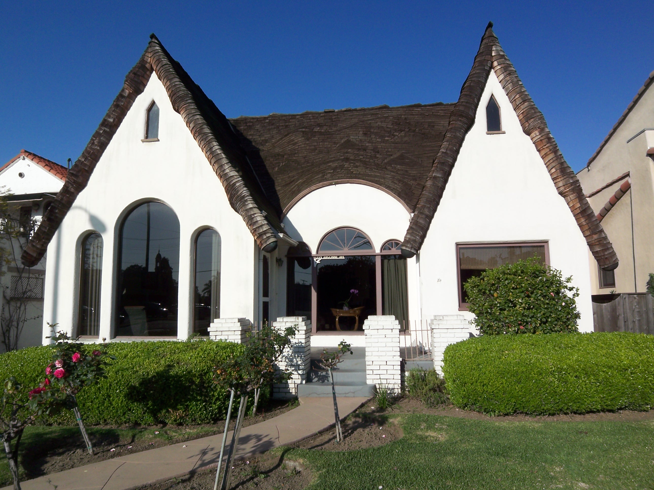 View this interesting architecture of this Long Beach home.